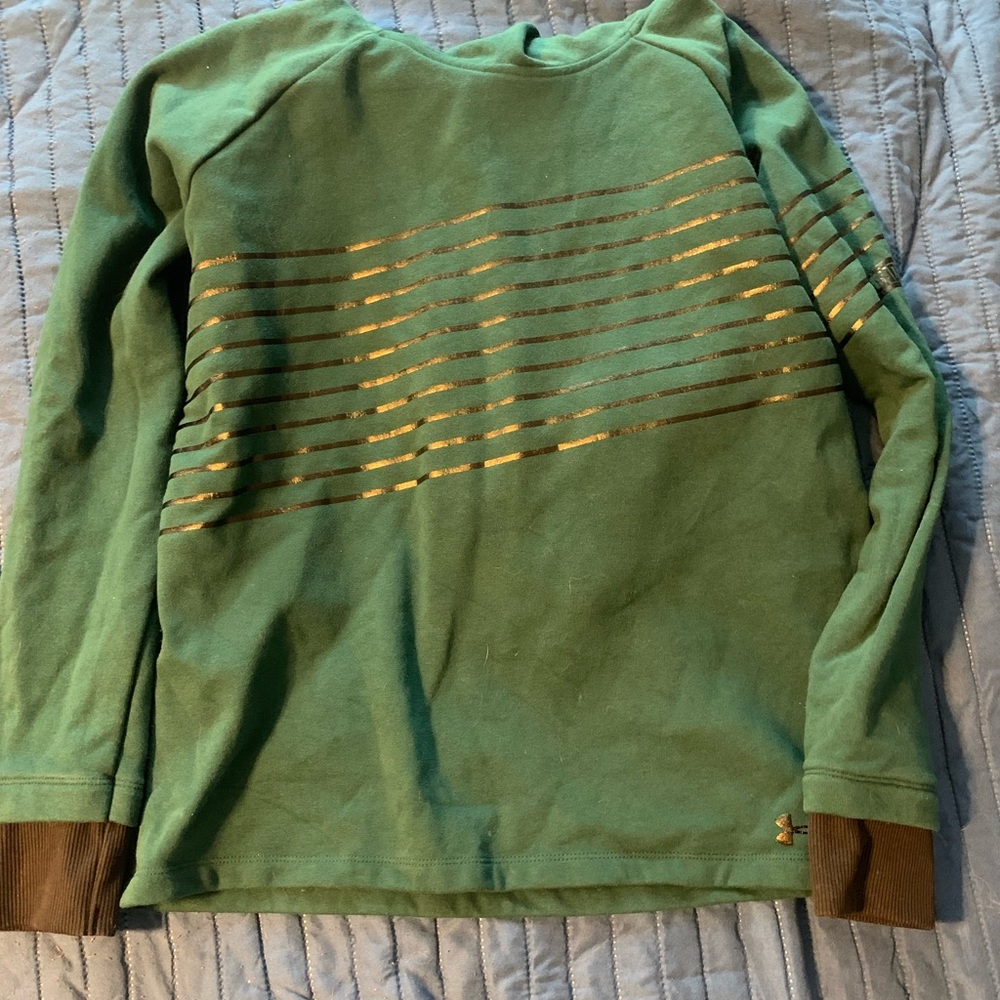Women’s Under Armour hoodie size xs